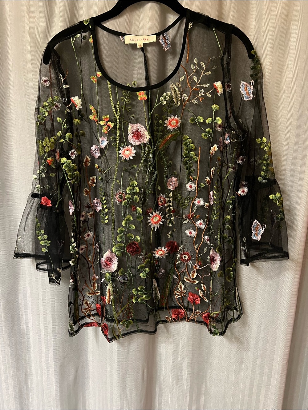 Solitaire floral mesh blouse with bell sleeves size Large